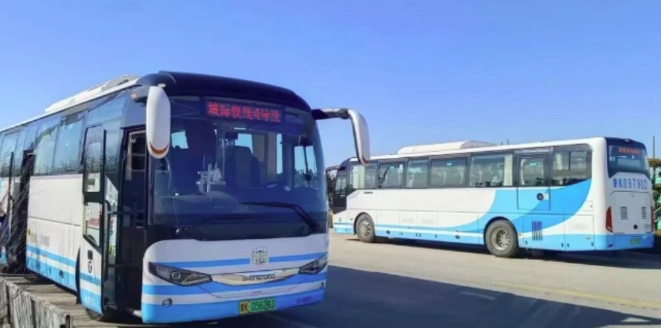 乘坐城際4號(hào)線，打卡布魯維斯、那香海、海草部落，連線貓頭山、火炬八街。